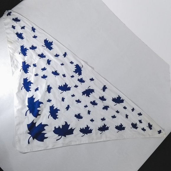 White & Blue Maple Leaf Patterned Scarf/Bandanna - Picture 2 of 8